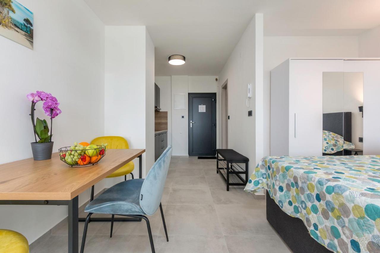 Tramonto Apartment Пула Екстериор снимка