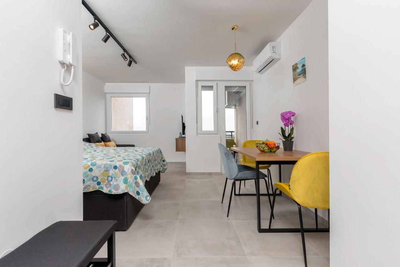 Tramonto Apartment Пула Екстериор снимка