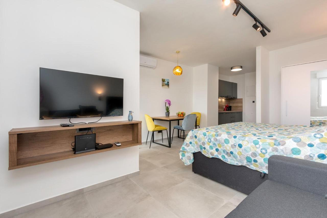 Tramonto Apartment Пула Екстериор снимка